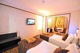 Отель Tebriz Hotel Nakhchivan Нахичевань Стандартный двухместный номер с 1 кроватью или 2 отдельными кроватями-3